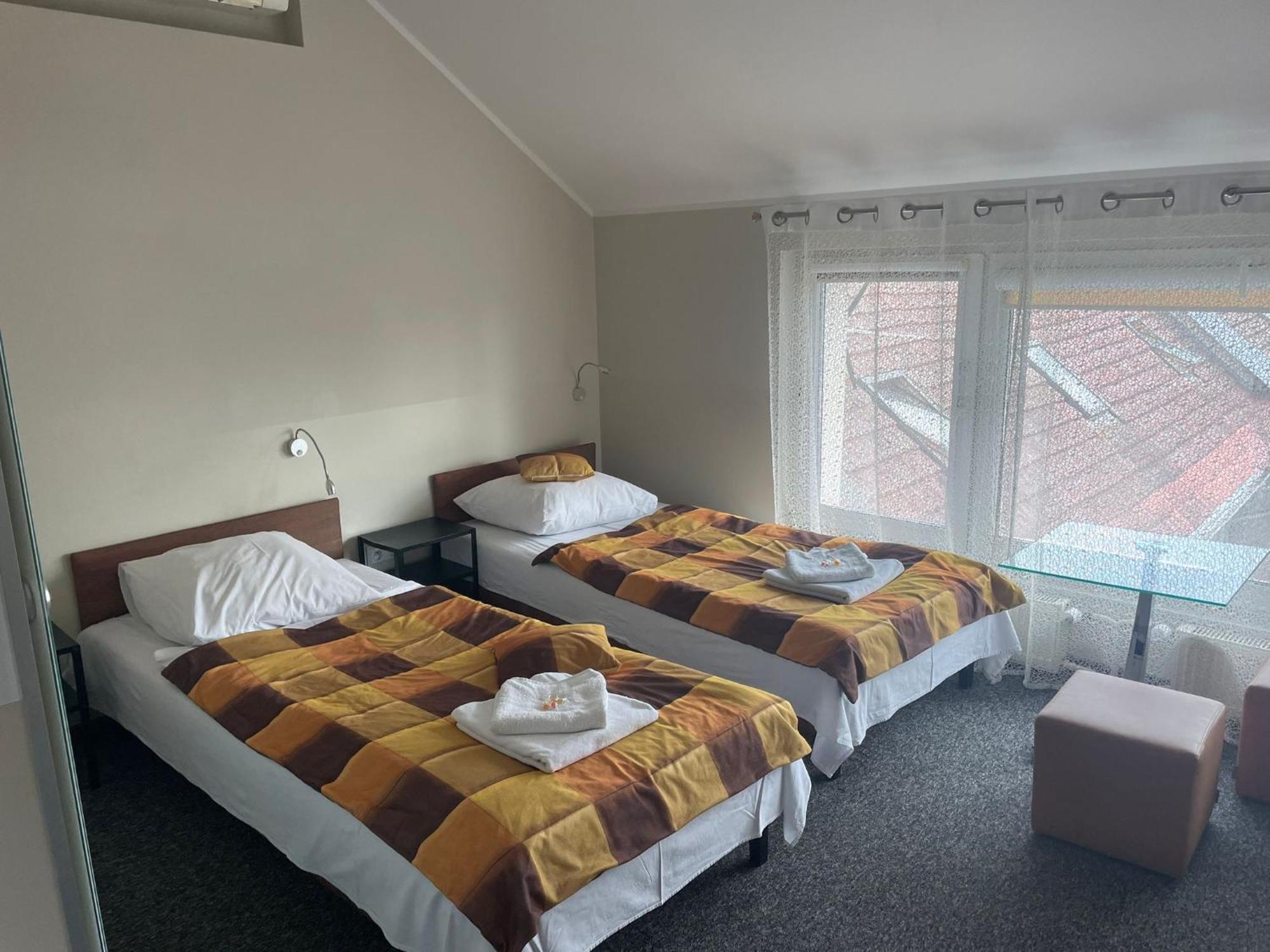 Strzelecka 1 Hotel Opole Ngoại thất bức ảnh